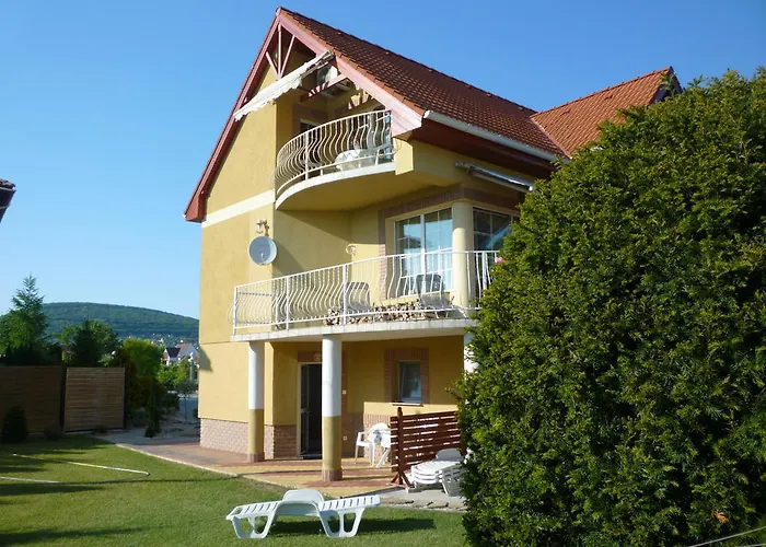 Kristaly Panorama Apartament *